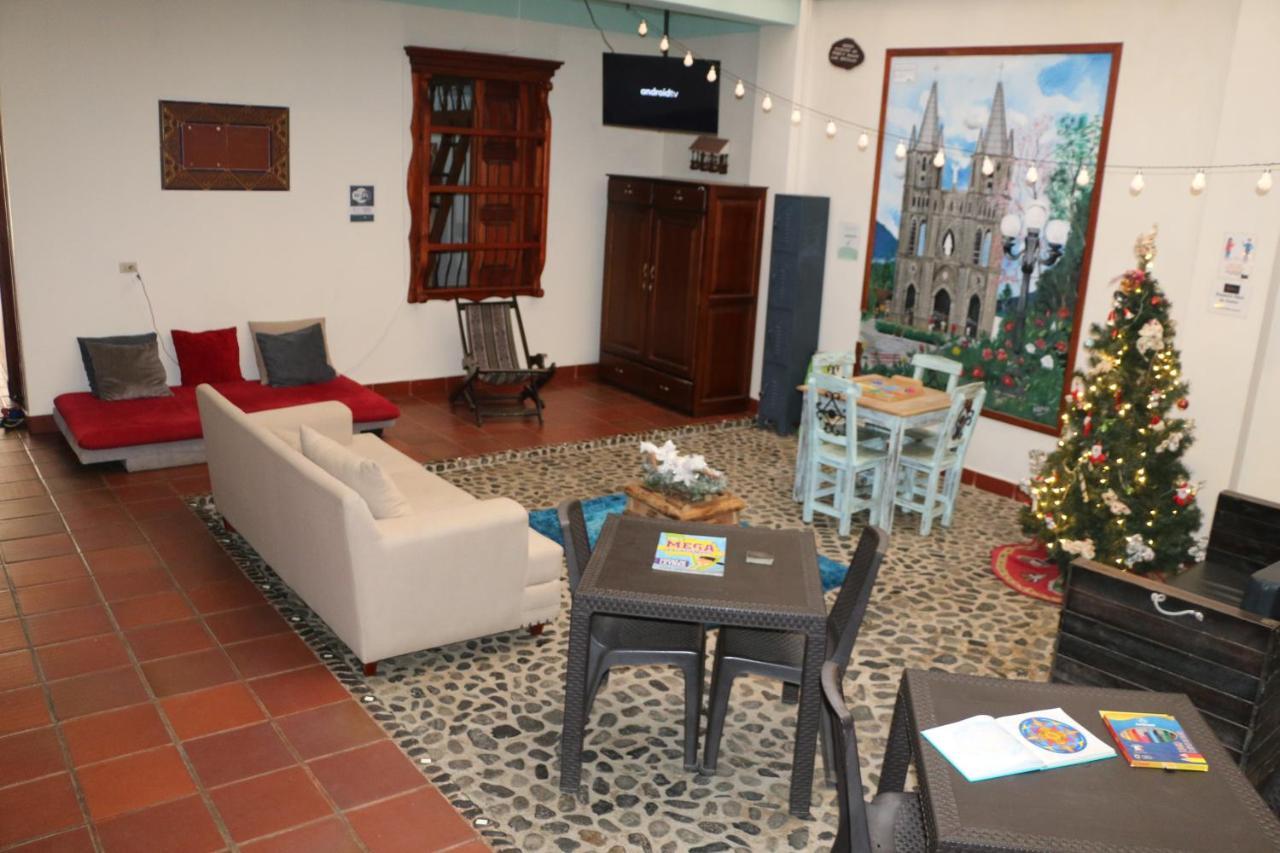 Candileja Hostel Jardín Eksteriør billede